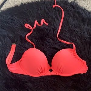 Super cute Bikini top!!